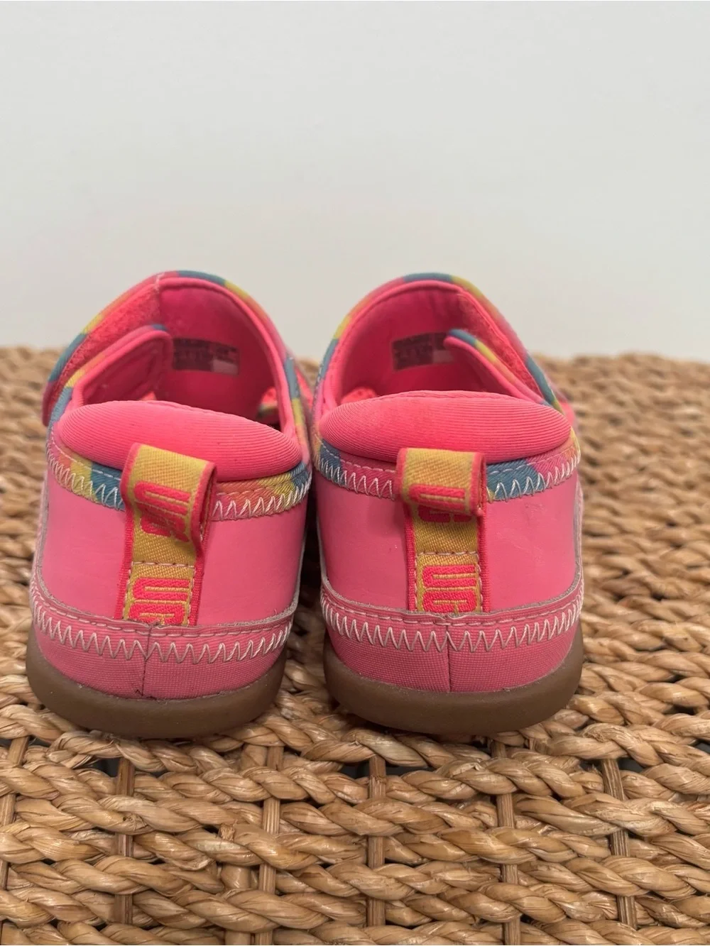 Ugg closed toe delta sandal machine washable girls 12